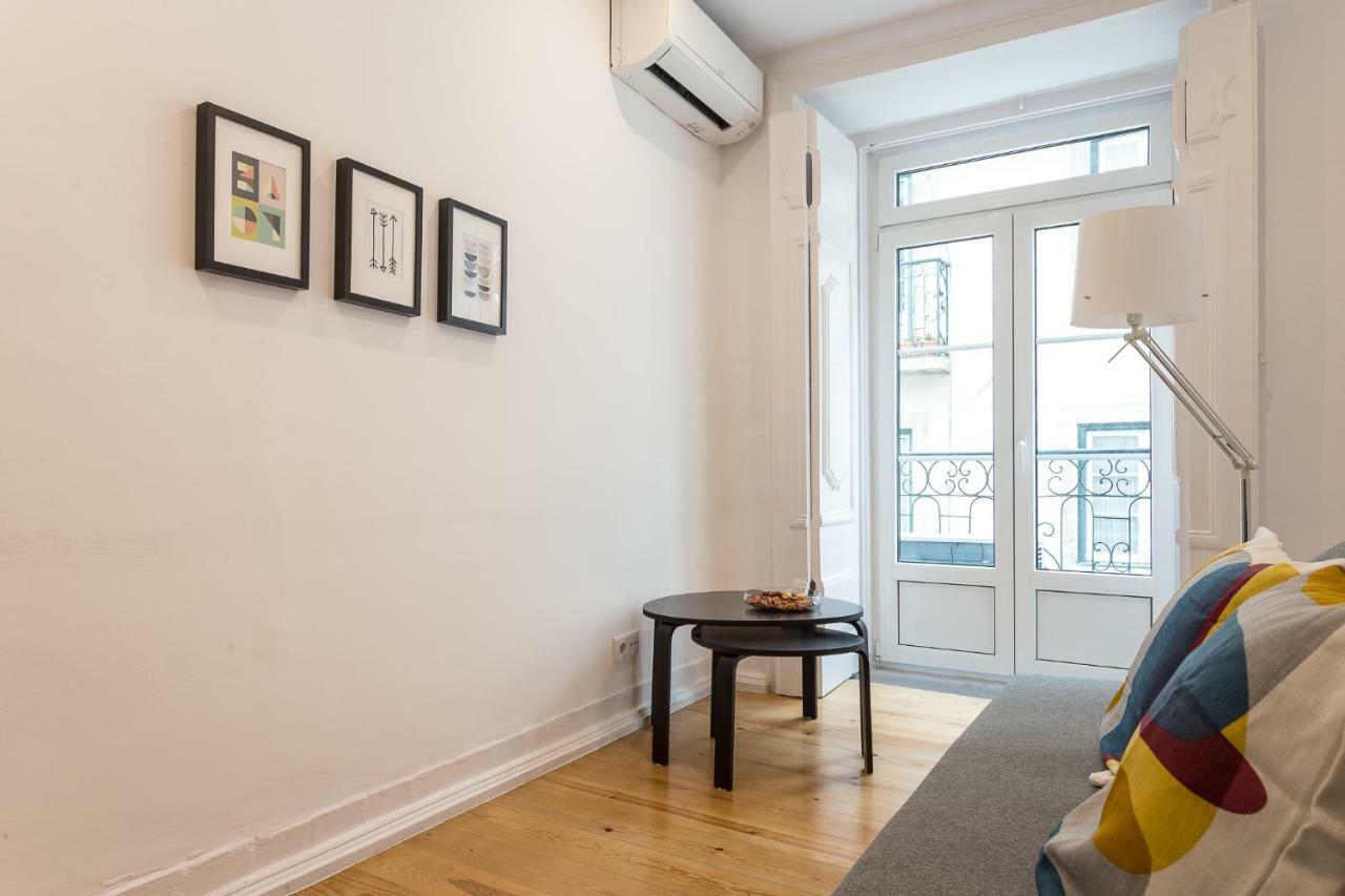 Three Bedroom Apartment In Historical Centre -Bairro Alto Lisbon Luaran gambar